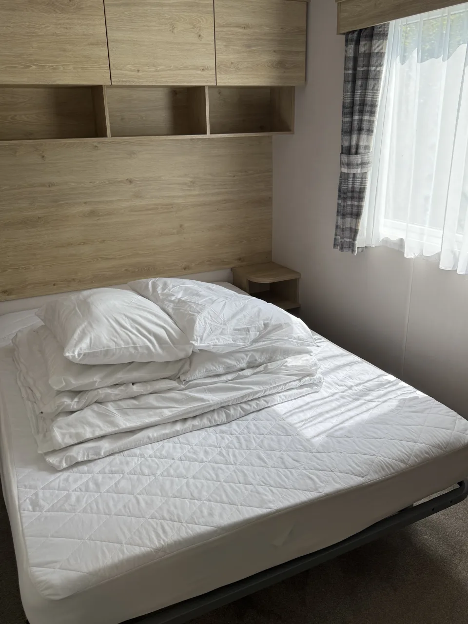 Platinum Caravan BedroomPolzeath